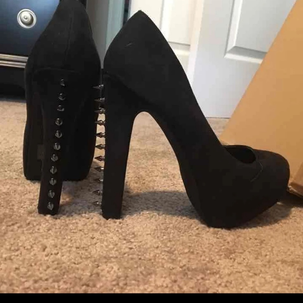 Charlotte Russe 8.5 Pumps